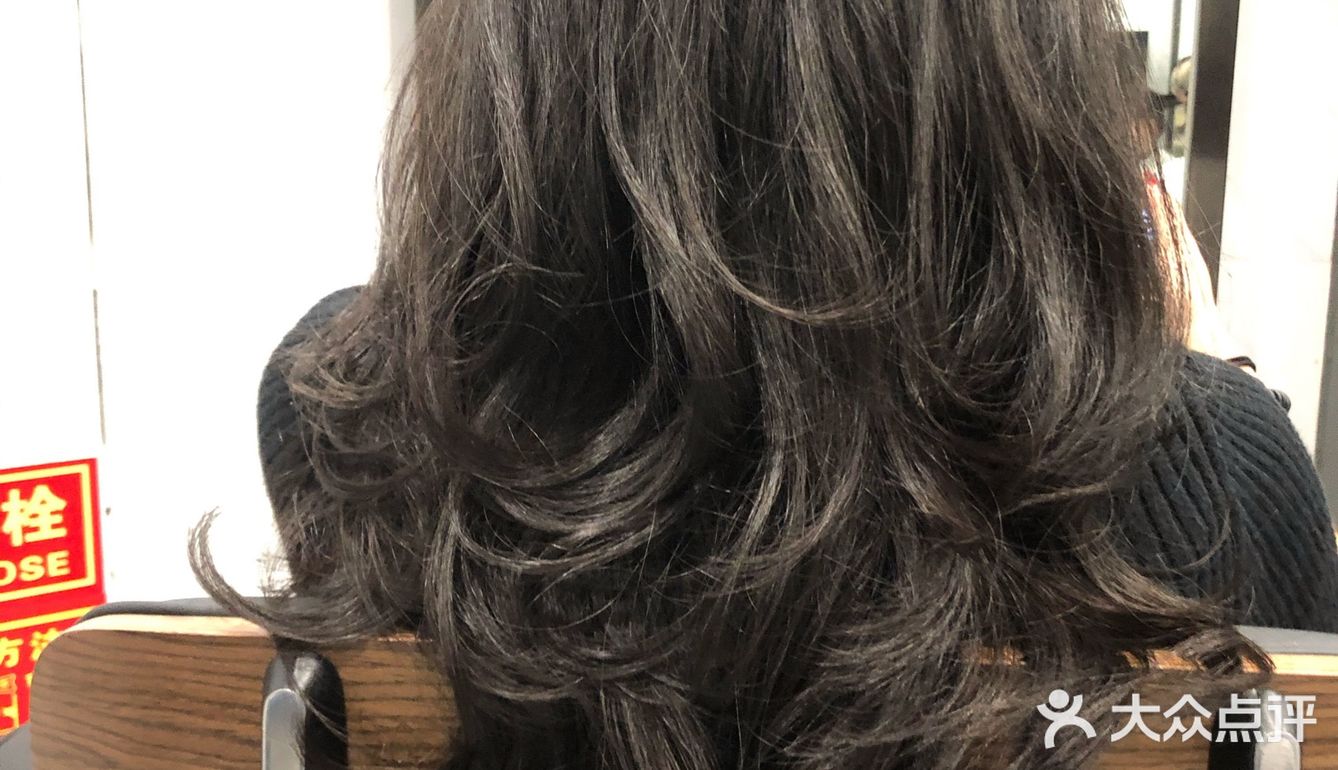 看这样子的随意吹风造型还好吧