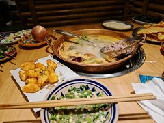 -洱火云南酸菜牛肉火锅(石景山当代商城店)