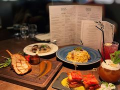 -Oasis Bar & Grill