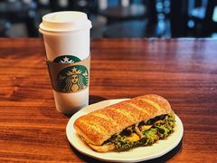 黑松露风味鸡扒可颂-星巴克(镇江苏宁广场6F店)