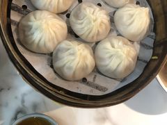 鲜肉小笼包-馋三尺蟹粉小笼(人民广场店)