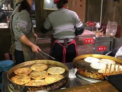 犁大爷粑粑-罍+村卤菜摊(罍街店)