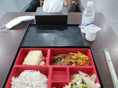 -上海星瀚奔驰4S店(红柳路店)