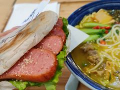 火腿酸菜夹馍-王妈凉皮小食代(高新店)