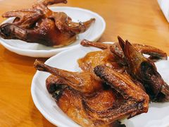 红烧乳鸽-煲煲掂风味煲仔饭餐厅(西区店)