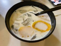 -志龙皇冠吃货椰子铺