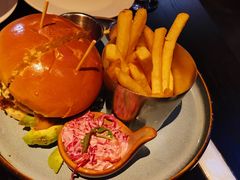 蓝牛蛙春竹笋牛油果和牛堡-bluefrog蓝蛙(水游城店)