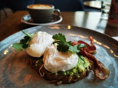 鸡蛋培根牛油果酱吐司-wagas(暖山店)