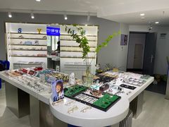 -视野联行眼镜蔡司·依视路官方授权店(顺城店)