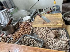 -岳记羊肠馆(陵园小区店)