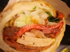 -Bánh Mì Huynh Hoa