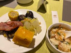 -安徽饭店·白鹭阁自助餐厅(梅山路店)