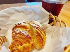 黄金流奶羊角-麦田工坊(月湖店)