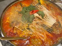 韩式土豆脊骨锅-韩满园· 甄选韩式烤肉