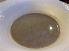 经典鲜黑松露蘑菇汤-玫瑰园餐厅