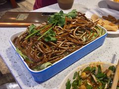 -钢管厂五区小郡肝串串香(蜀都万达店)