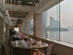 靠窗位-白天鹅宾馆·流浮阁咖啡厅