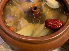 汽锅鸡-滇越乘象云南餐厅(豆各庄店)