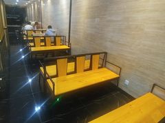 等候区-上影国际影城(普陀绿地缤纷城店)