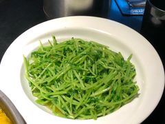 蒜蓉炒豆苗-川里谈·川味小馆(北京路店)