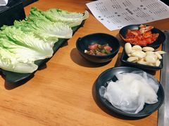 -肉甲韩国木炭烤肉(新壹街1店)