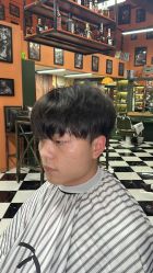 -查尔曼男士理发馆