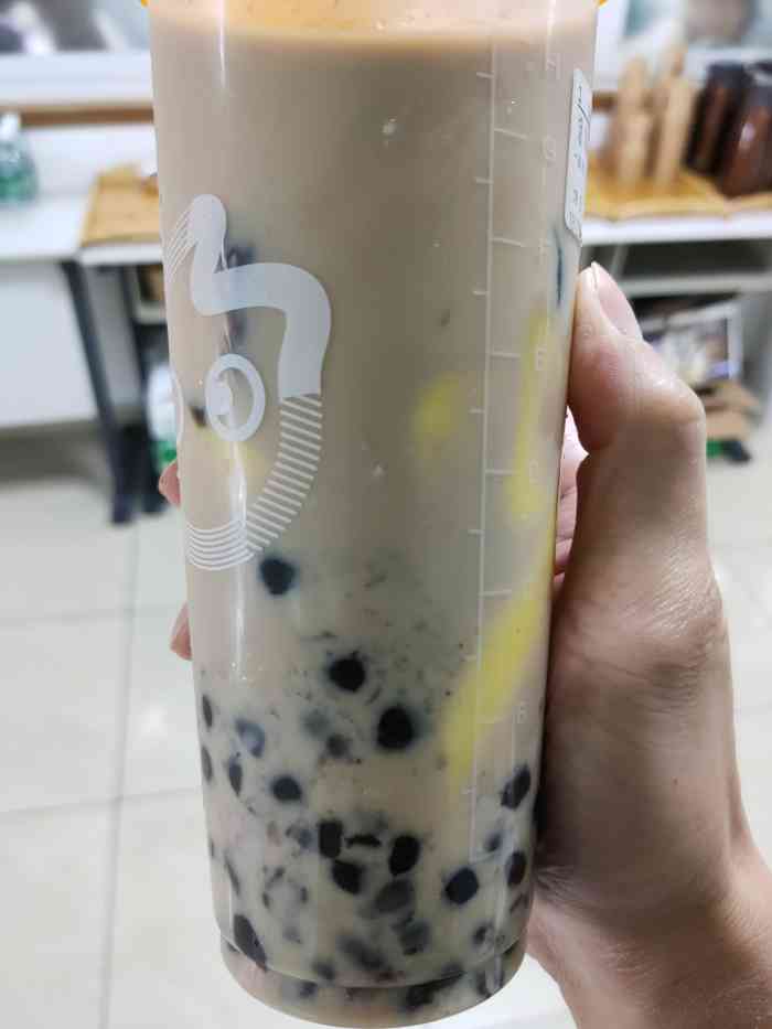 一早上想喝奶茶,点的外卖,据说五小福是喜欢料多者的福音,果断下单!