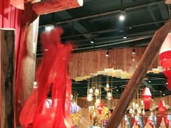 -老滇山寨•云南特色菜•地方菜•民族风情歌舞表演(金碧店)