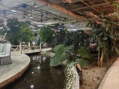 -红栌温泉山庄生态美食餐厅