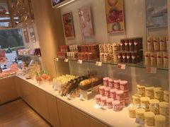 -好利来(八角店)