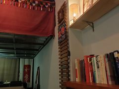 -菩提树咖啡馆日咖晚酒(龙湖店)