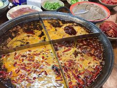 -四小区火锅·巷子里的重庆火锅(花照壁店)