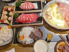-湊湊火锅·茶憩(杭州湖滨银泰in77店)