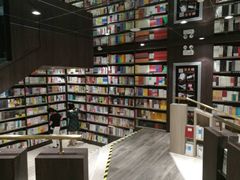 -钟书阁(群光广场店)