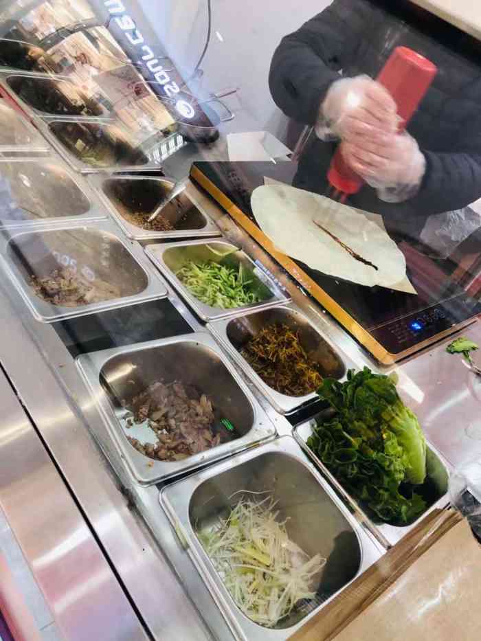 良记卷饼(凯德1818店)-"点评4折真的是很便宜了,中午去的人不算很.