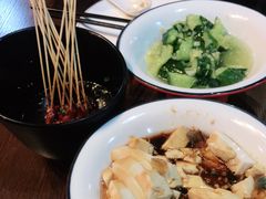 -虾弄弄海派小龙虾·牛羊蝎子火锅