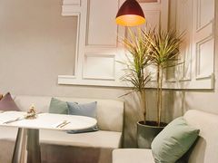 卡座-潮一不贰·法式甜品·生日蛋糕·西式简餐(外滩店)