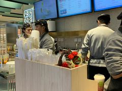 -奈雪的茶(亨特国际广场店)