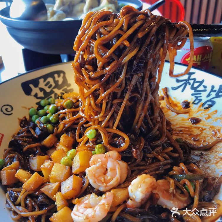 快乐的标配，就是韩餐和姐妹🍻