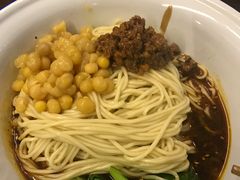 -东三里屯豌杂面