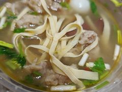 -许西美食一条街