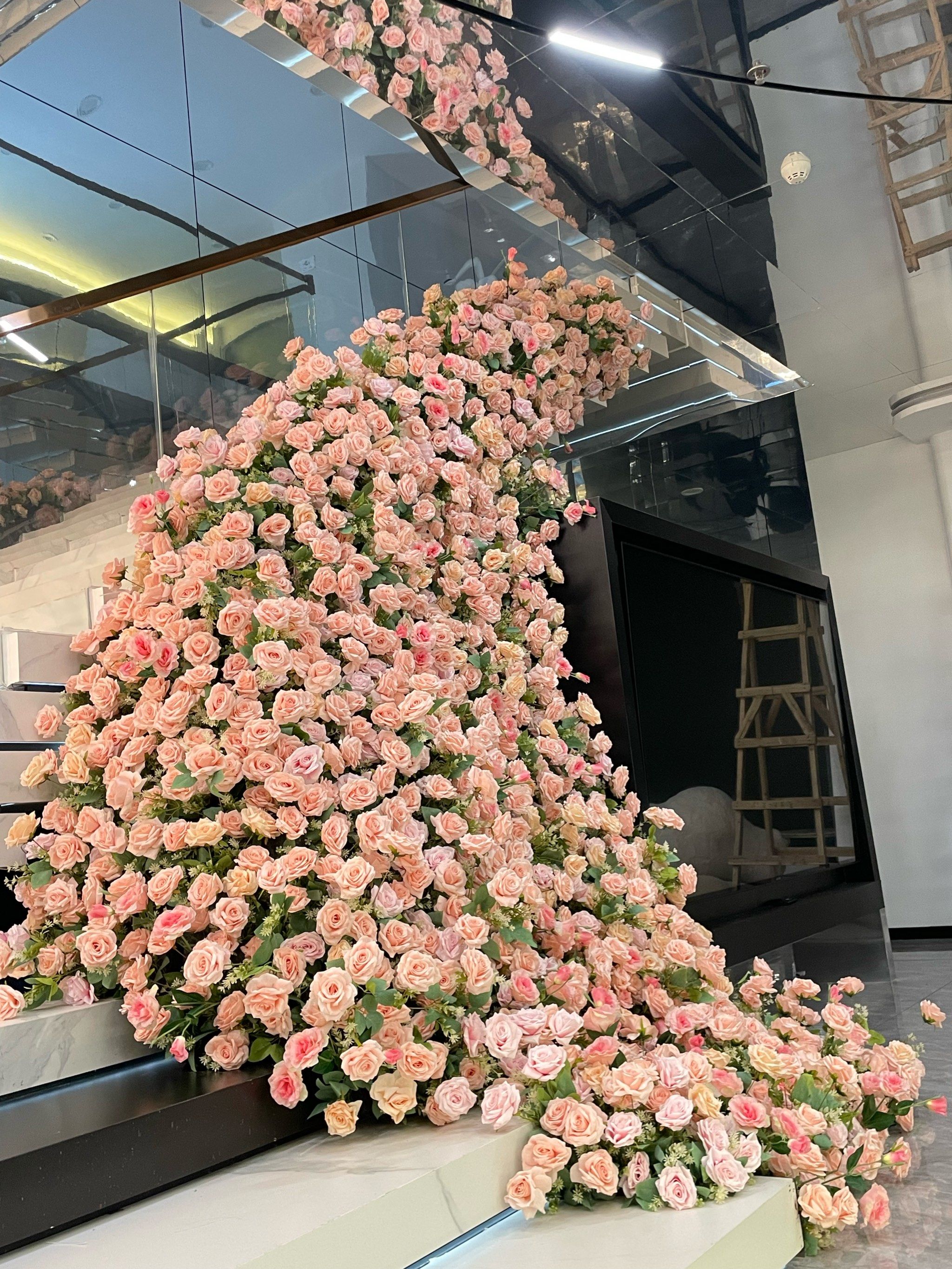 楼梯瀑布花