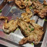 吃着烤串🍢 却有蹦迪的冲动