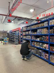 -逝水玩具折扣店