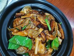 -胡子饮食店