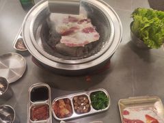 -围炉肉舍•炭烤活鳗•丹东海鲜烤肉(步行街店)