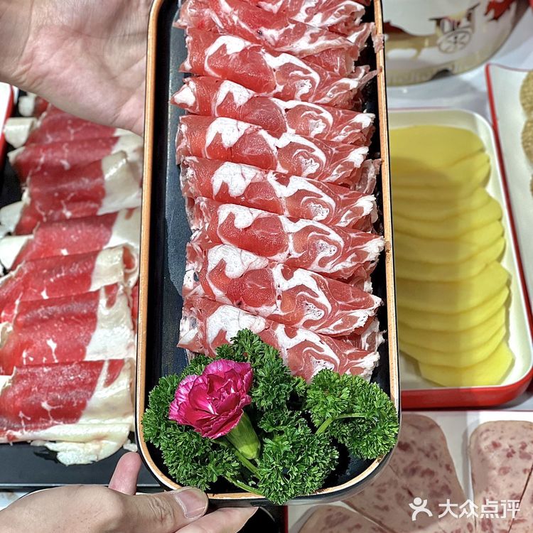 叹羊肉好去处‼️围炉而坐来一顿草原羊肉火锅吧♨️