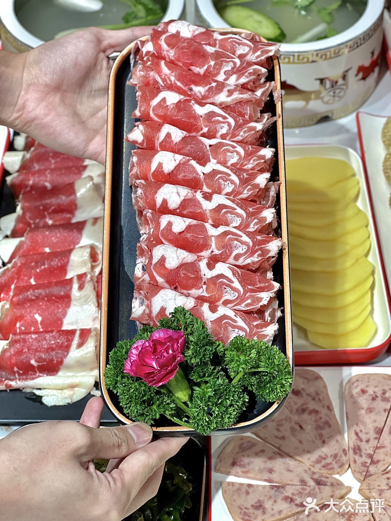 叹羊肉好去处‼️围炉而坐来一顿草原羊肉火锅吧♨️  