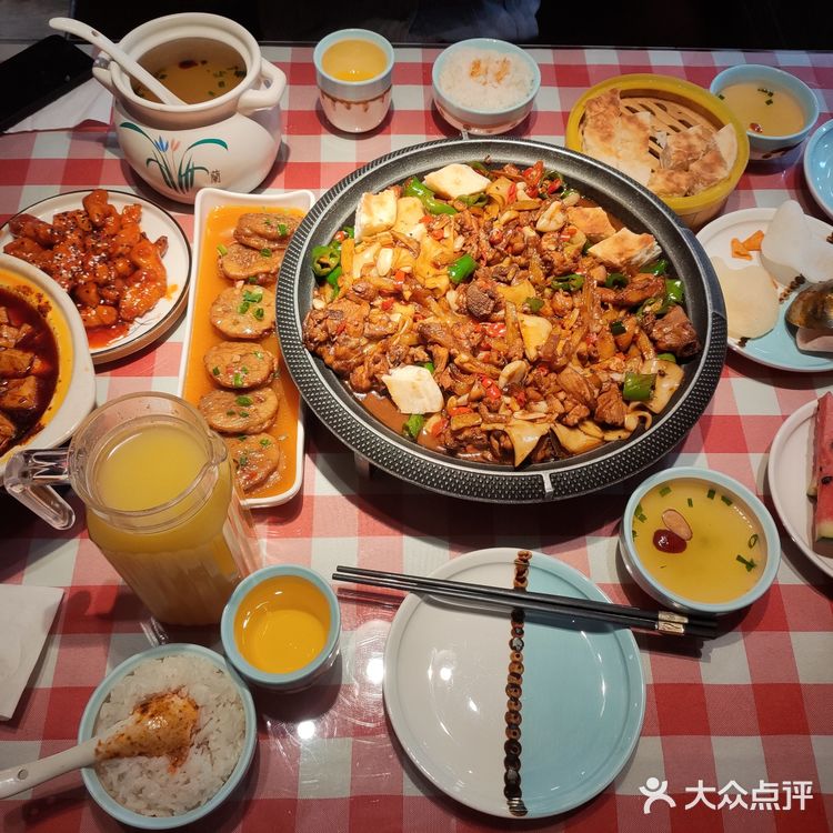 【美食探店】梅博雄老街芦花鸡，辣而不腻[色]