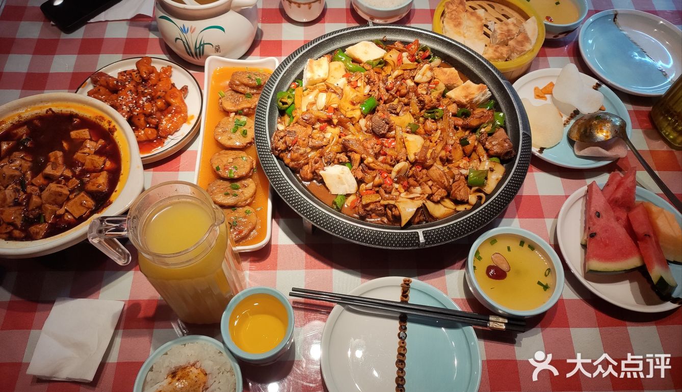 【美食探店】梅博雄老街芦花鸡，辣而不腻[色]